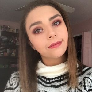 Meet your Posher, Monica